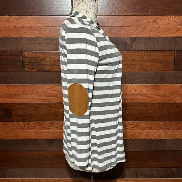 Merry Fun Stretchy Open Front Long Sleeve Gray and White Cardigan - Picture 8 of 10